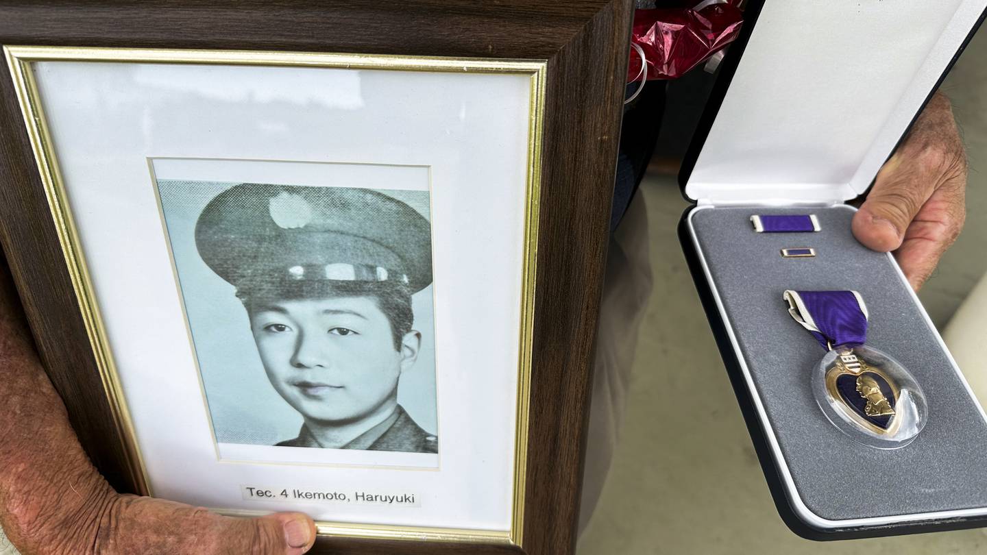 WWII soldiers posthumously receive Purple Heart medals 79 years after fatal plane crash  WHIO TV 7 and WHIO Radio [Video]