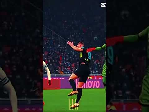 Terrible head collision 😨#soccer #goalkeeper#injury [Video]