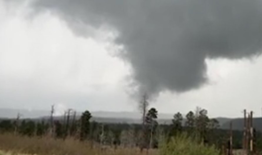 Video shows rare tornado near Valles Caldera [Video]