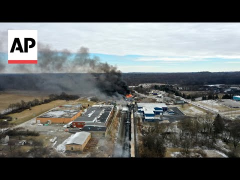 Whistleblower questions delays, mistakes in way EPA used sensor plane after Ohio derailment [Video]