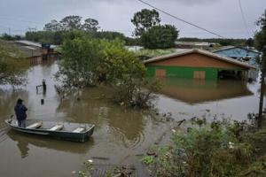 Floods unite Brazilians in solidarity despite political rift [Video]