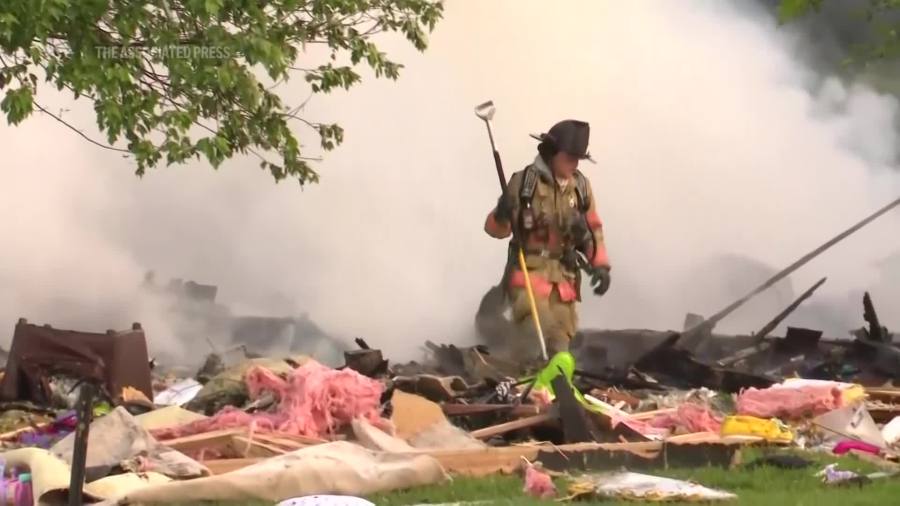 Father and daughter killed in deadly Ohio house explosion, police say [Video]