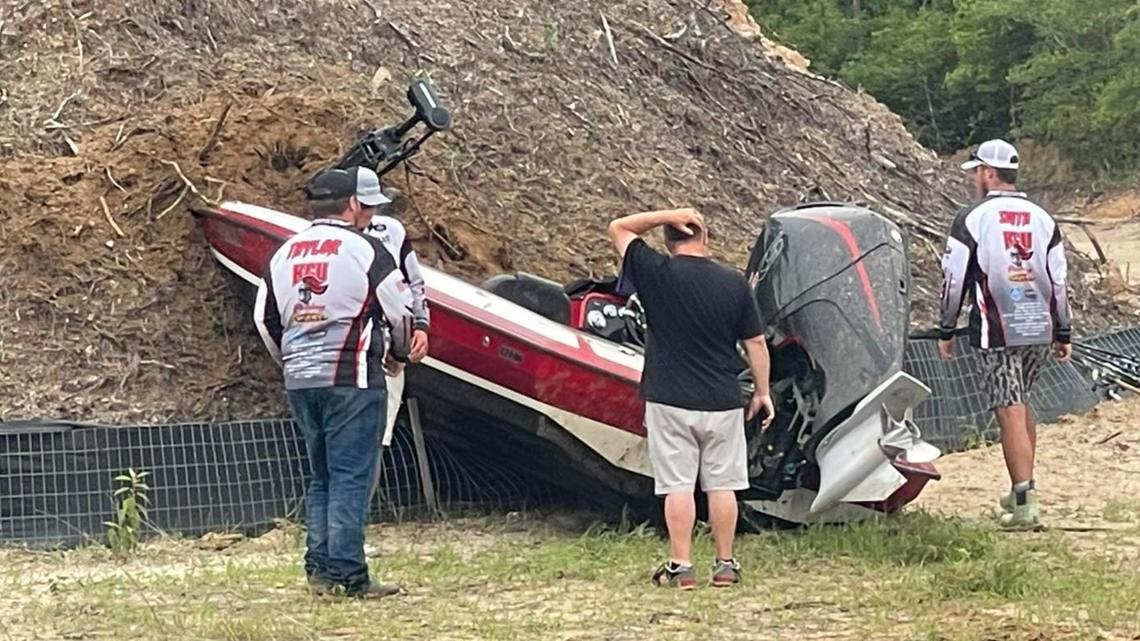 Two injured after being ejected in Lake Rayburn boat crash [Video]