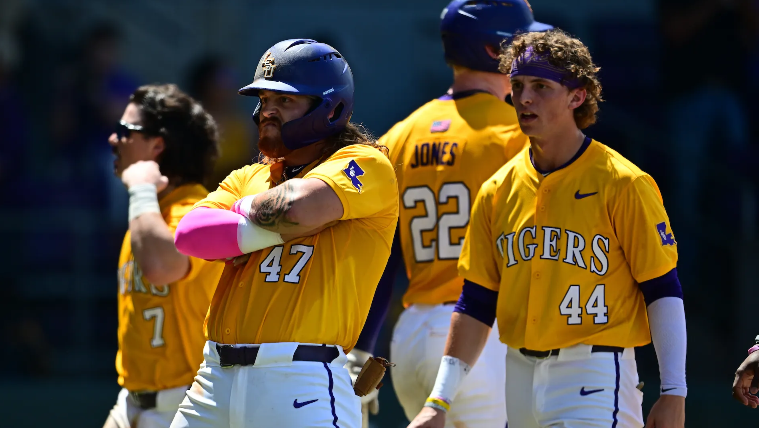 White leads LSU to sweep Over Ole Miss with 9-3 victory [Video]