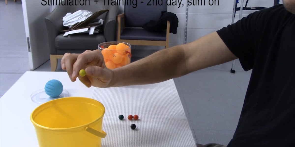 A device that zaps the spinal cord gave paralyzed people better control of their hands [Video]