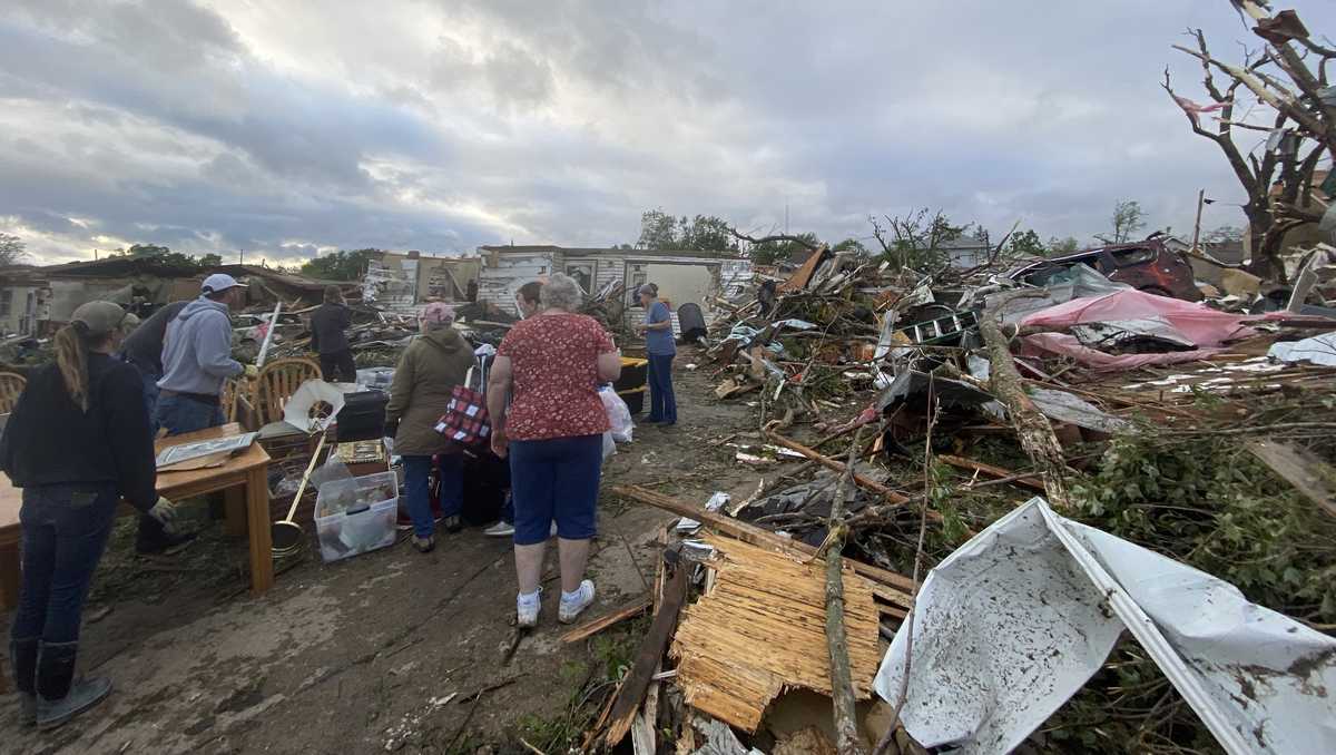 Iowa officials confirm at least one death following tornadoes [Video]