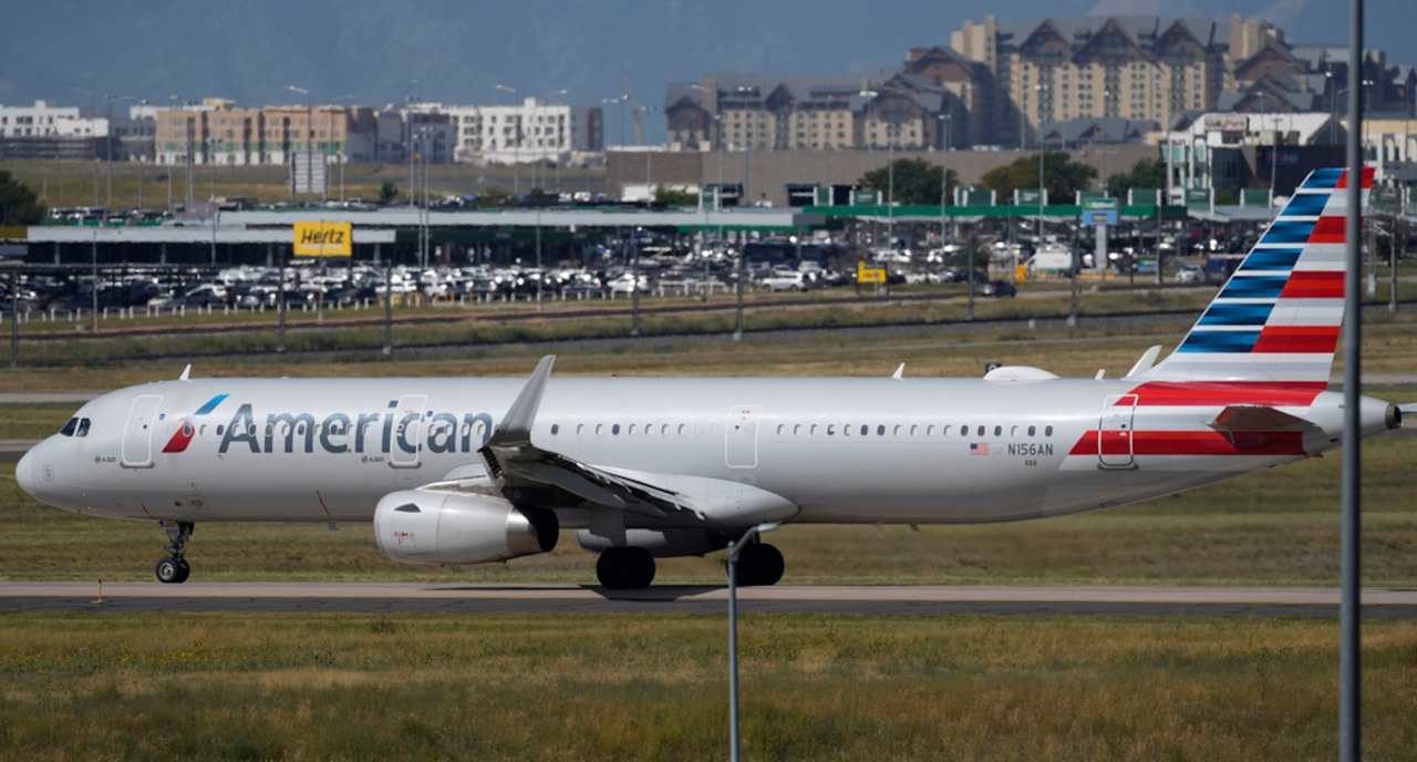American Airlines backpedals after suggesting girl filmed on plane was at fault [Video]