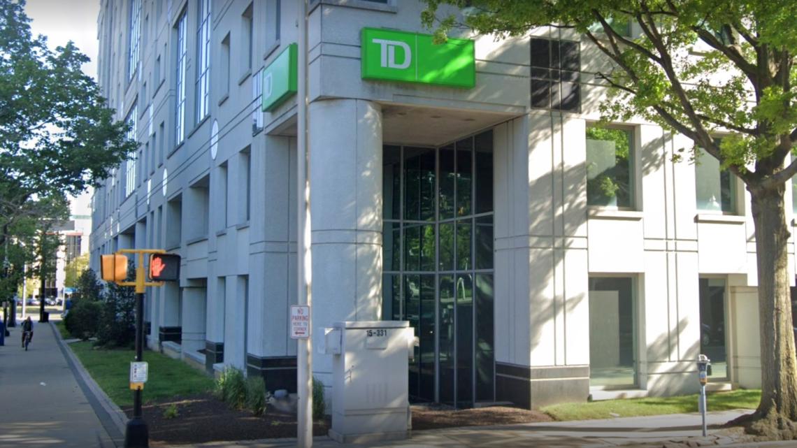 Alleged suspect of Bridgeport TD Bank robbery arrested: Police [Video]