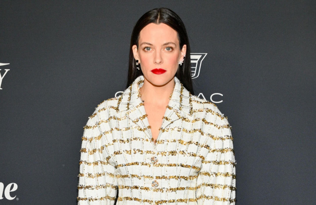 Riley Keough thinks it would be ‘unhealthy’ to [Video]