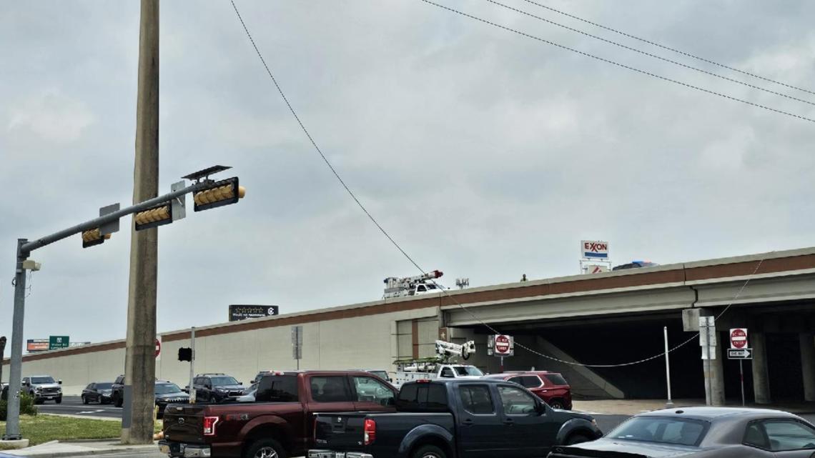 Vehicle accident causes power outage to Everhart, SPID-area businesses at height of lunch rush [Video]