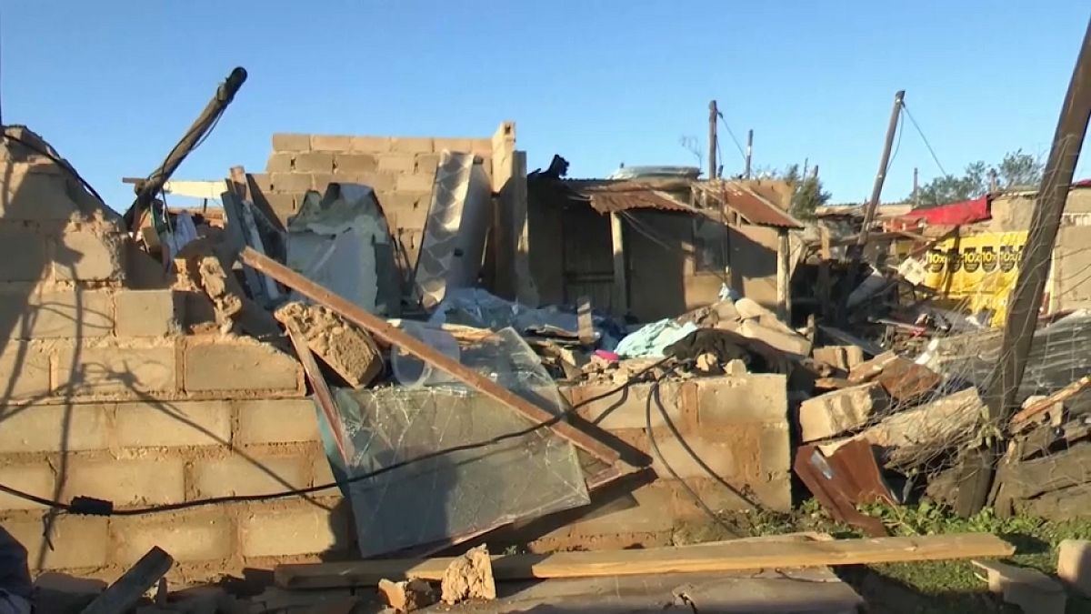 Video. Tornadoes devastate South African town, killing 11 and displacing thou [Video]