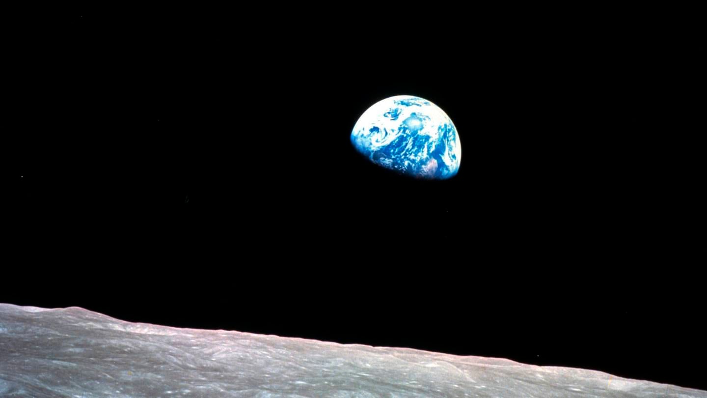 Former astronaut William Anders, who took iconic Earthrise photo, killed in Washington plane crash  WSOC TV [Video]