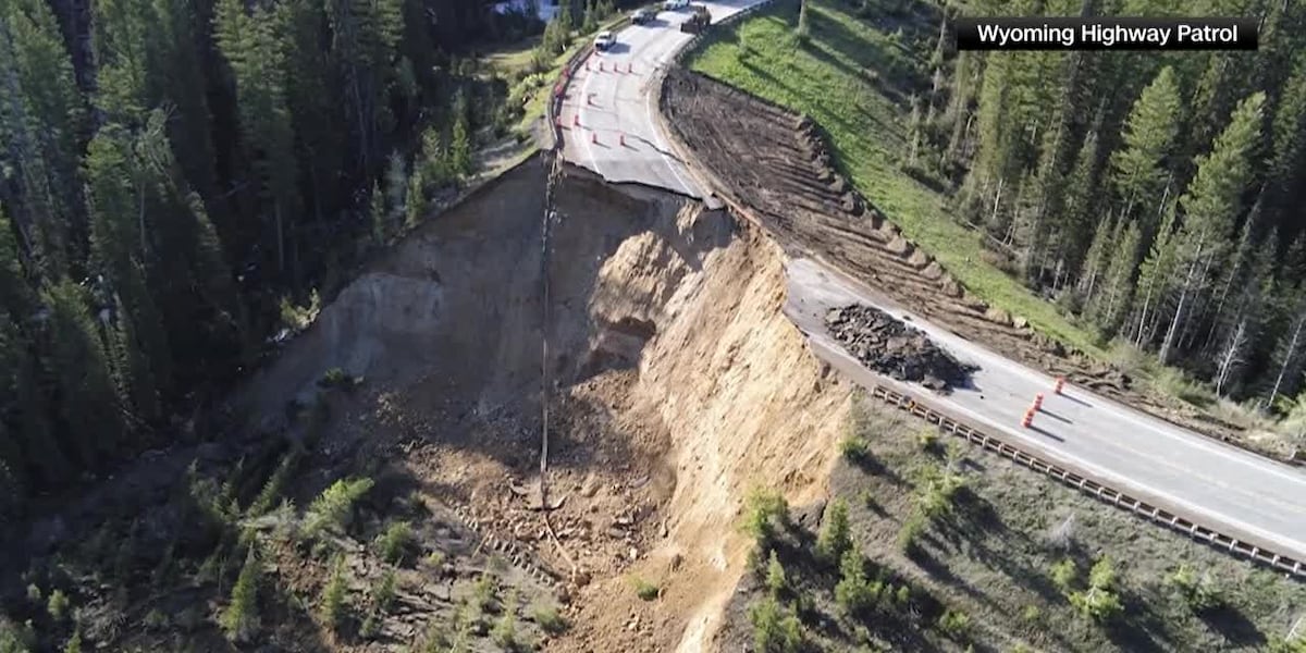 PHOTOS: ‘Catastrophic landslide’ causes highway to fall off mountain [Video]