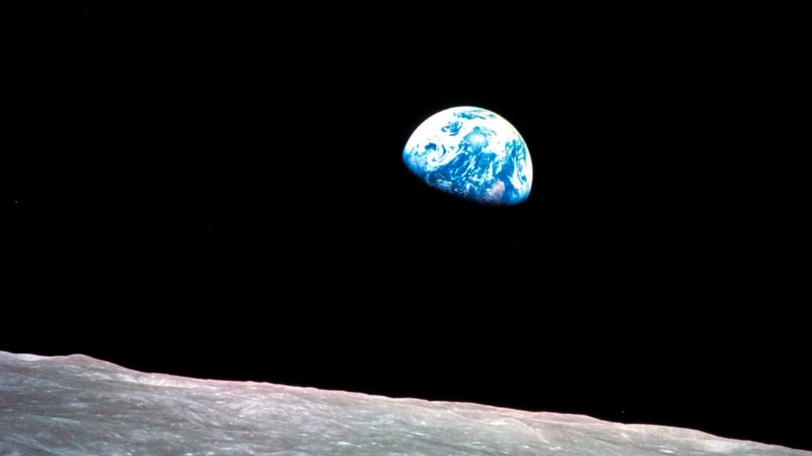 Astronaut behind Earthrise photo killed in plane crash [Video]