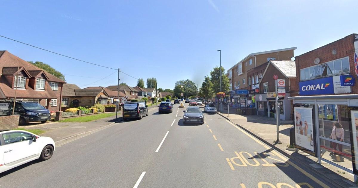 17-year old boy killed in motorbike crash in Biggin Hill, South-east London | UK News [Video]