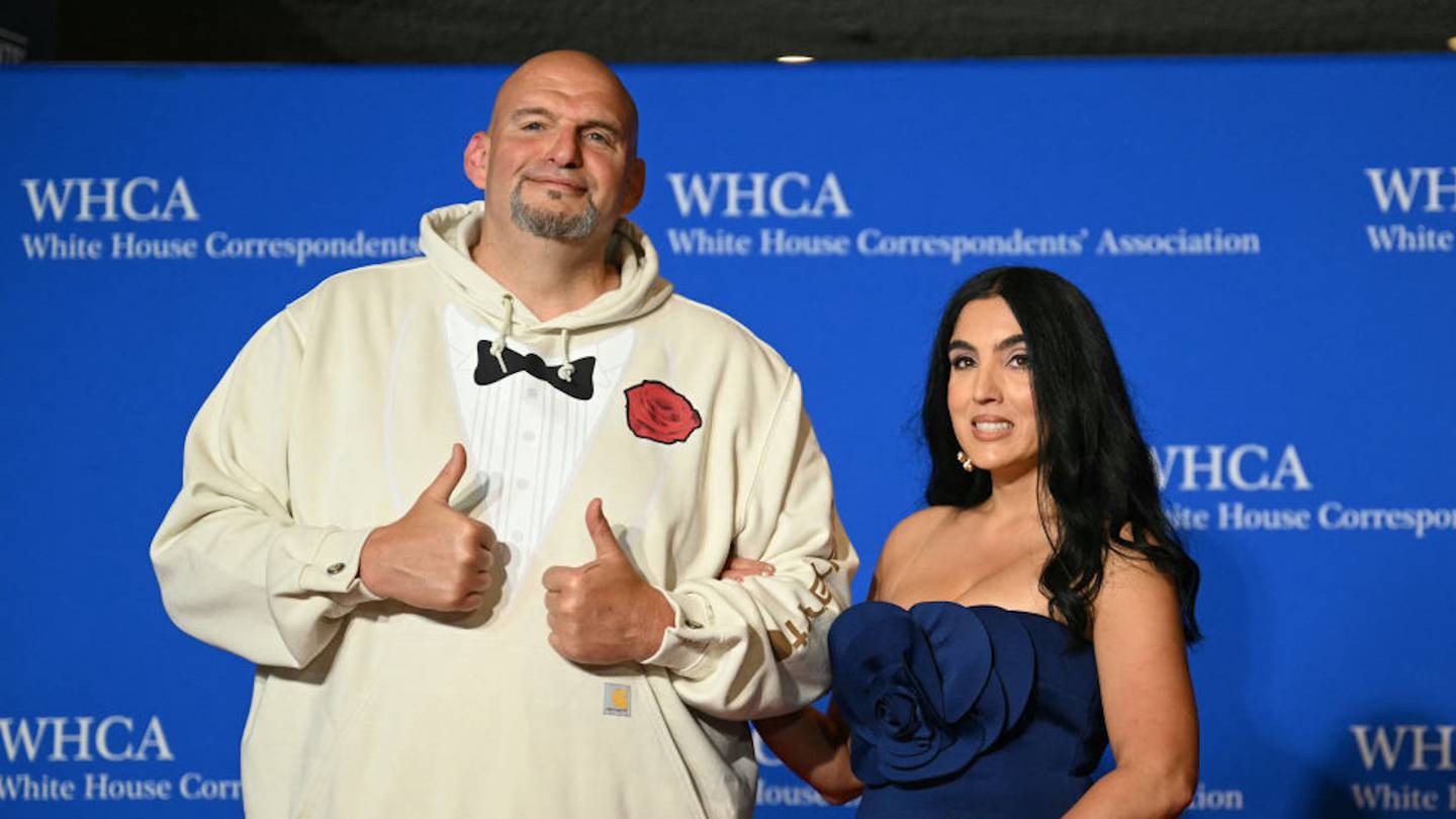 Sen. John Fetterman suffers bruised shoulder after Sunday auto accident  WSB-TV Channel 2 [Video]