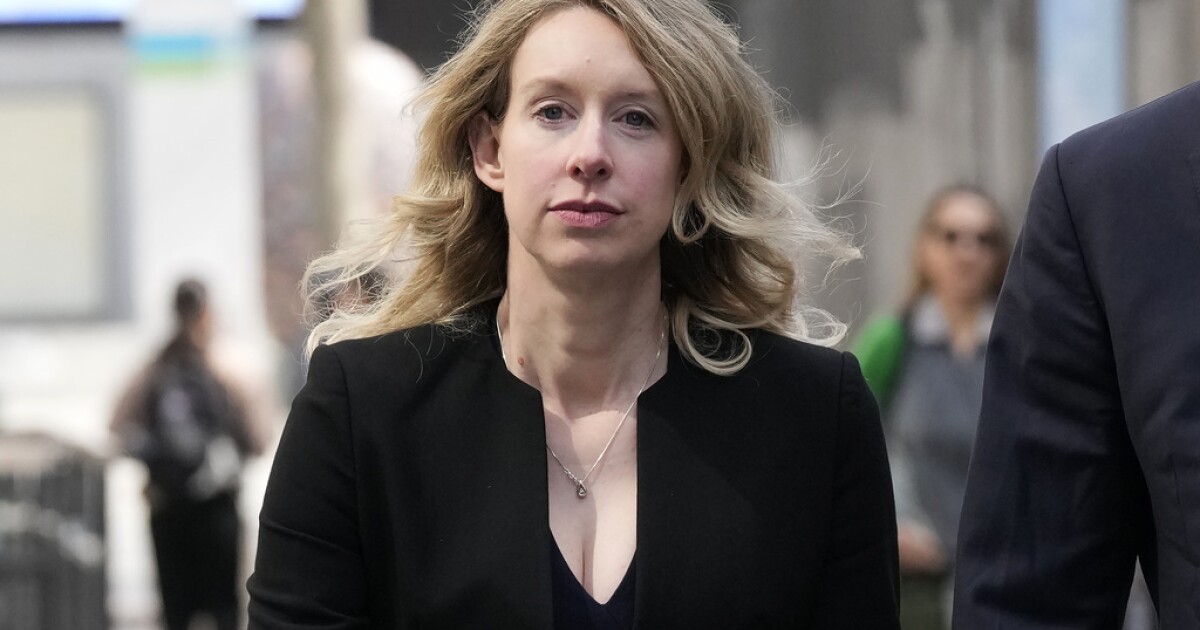 Judges hear Theranos CEO Elizabeth Holmes’ appeal of fraud conviction [Video]