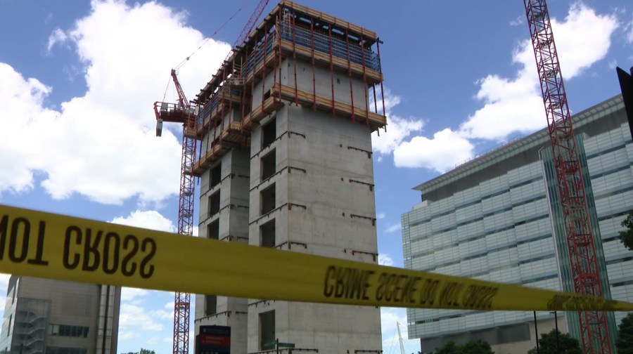 2 workers who fell from scaffolding at construction site not tethered. What are the safety requirements? [Video]