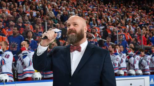 Anthem singer Robert Clark talks about his experience in Rogers Place [Video]