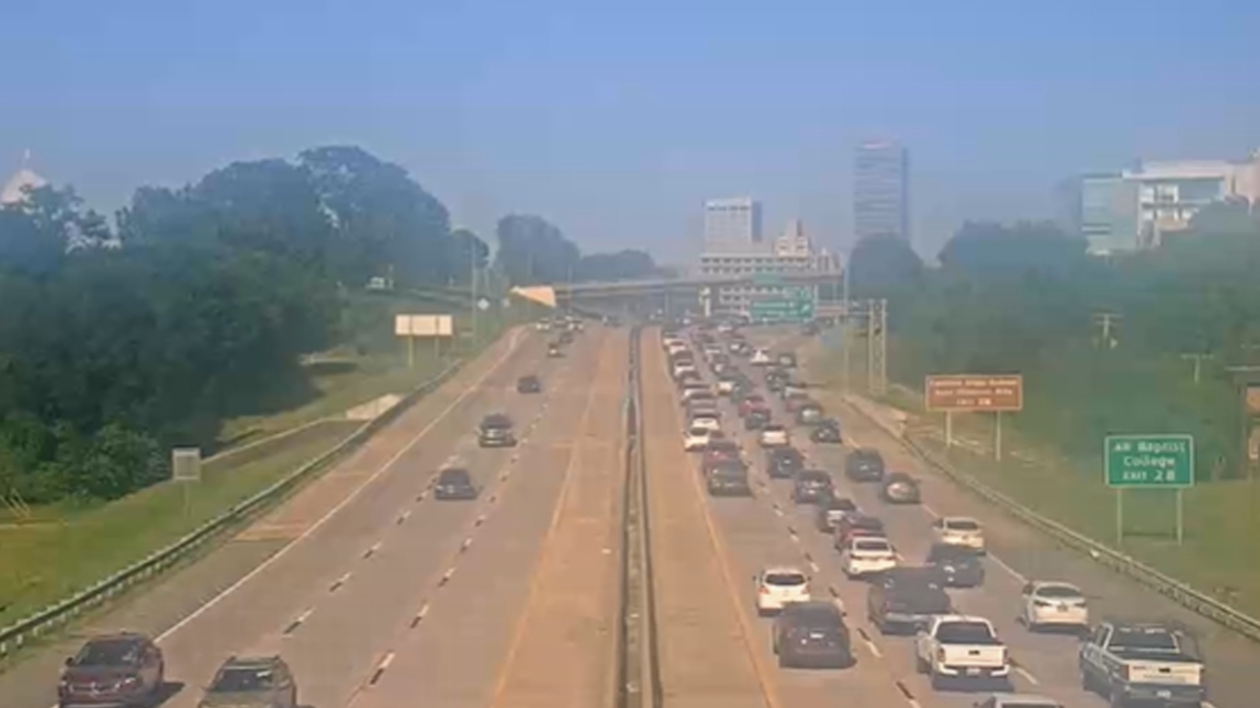 Accident along I-630 east causes major traffic backup in LR [Video]