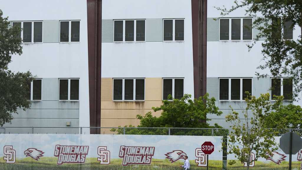 Demolition of the Parkland classroom building where 17 died in 2018 shooting is set to begin [Video]