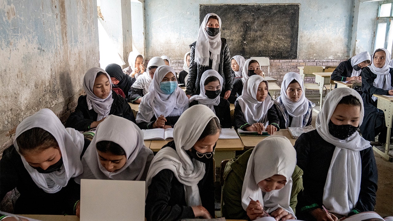1,000 days since Taliban banned girls from attending school past 6th grade [Video]