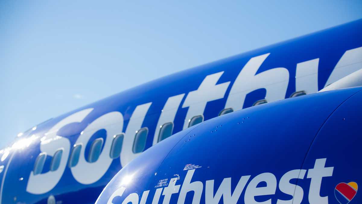 Investigation underway into rare airliner roll experienced by a Southwest Airlines Boeing 737 Max [Video]