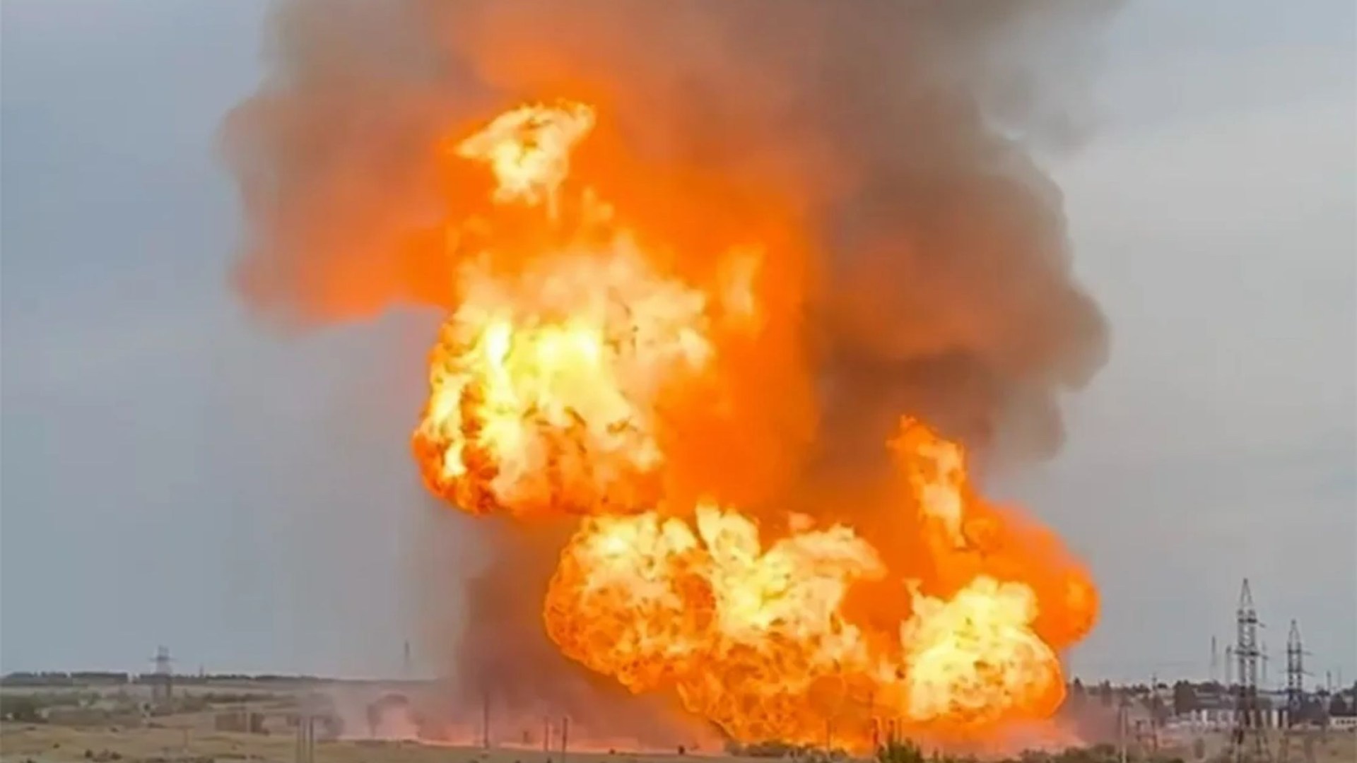 Moment Putins gas pipeline explodes sparking 100ft high inferno amid fears of Ukraine sabotage attack  The Irish Sun [Video]