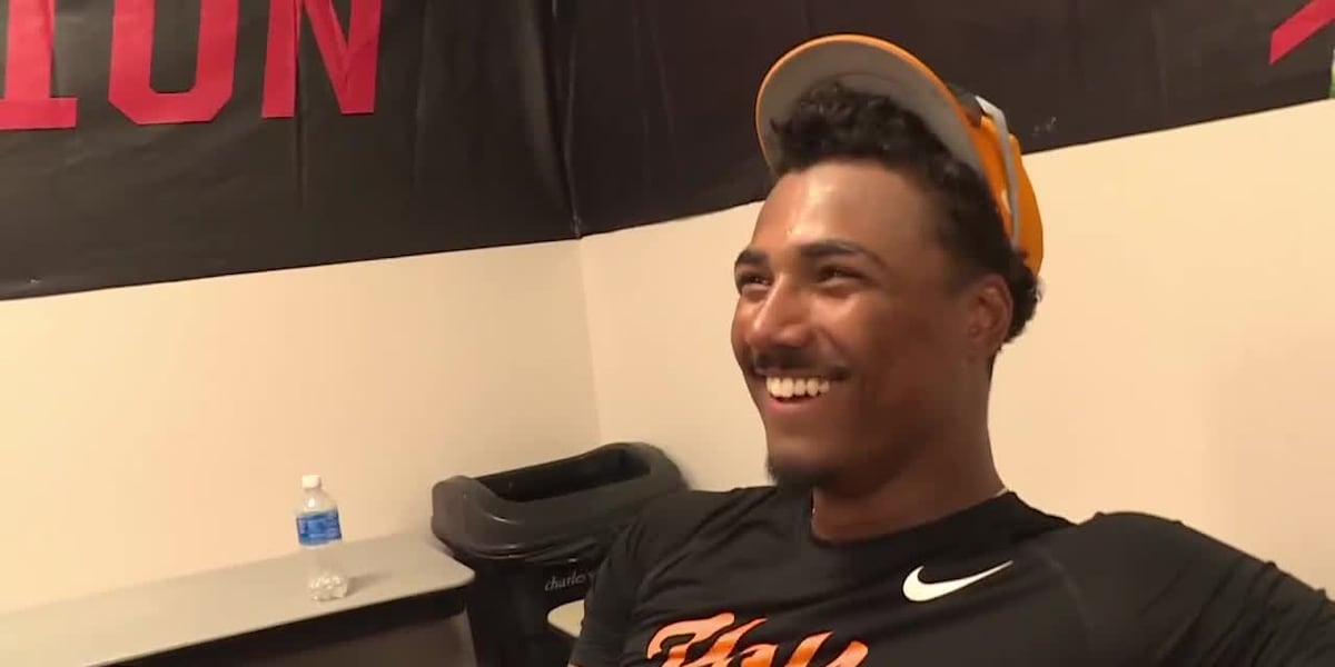Sioux Falls Marcus Phillips and his Tennessee Volunteers loose and ready for College World Series [Video]