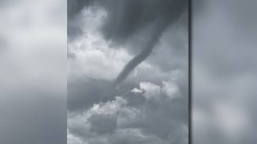 Funnel clouds spotted in Chilliwack, B.C. [Video]
