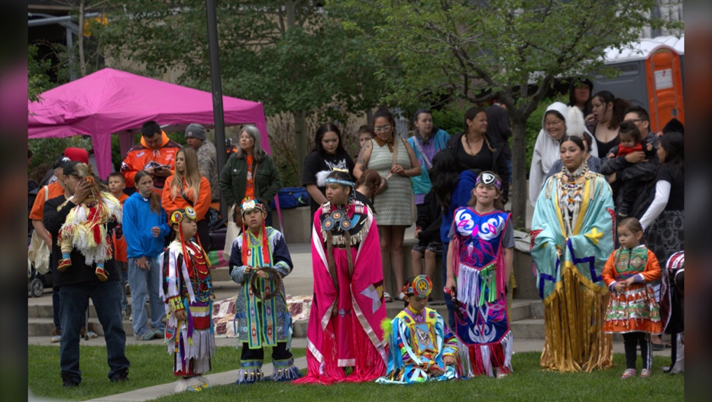 Calgary powwow celebrates Indigenous culture and community [Video]