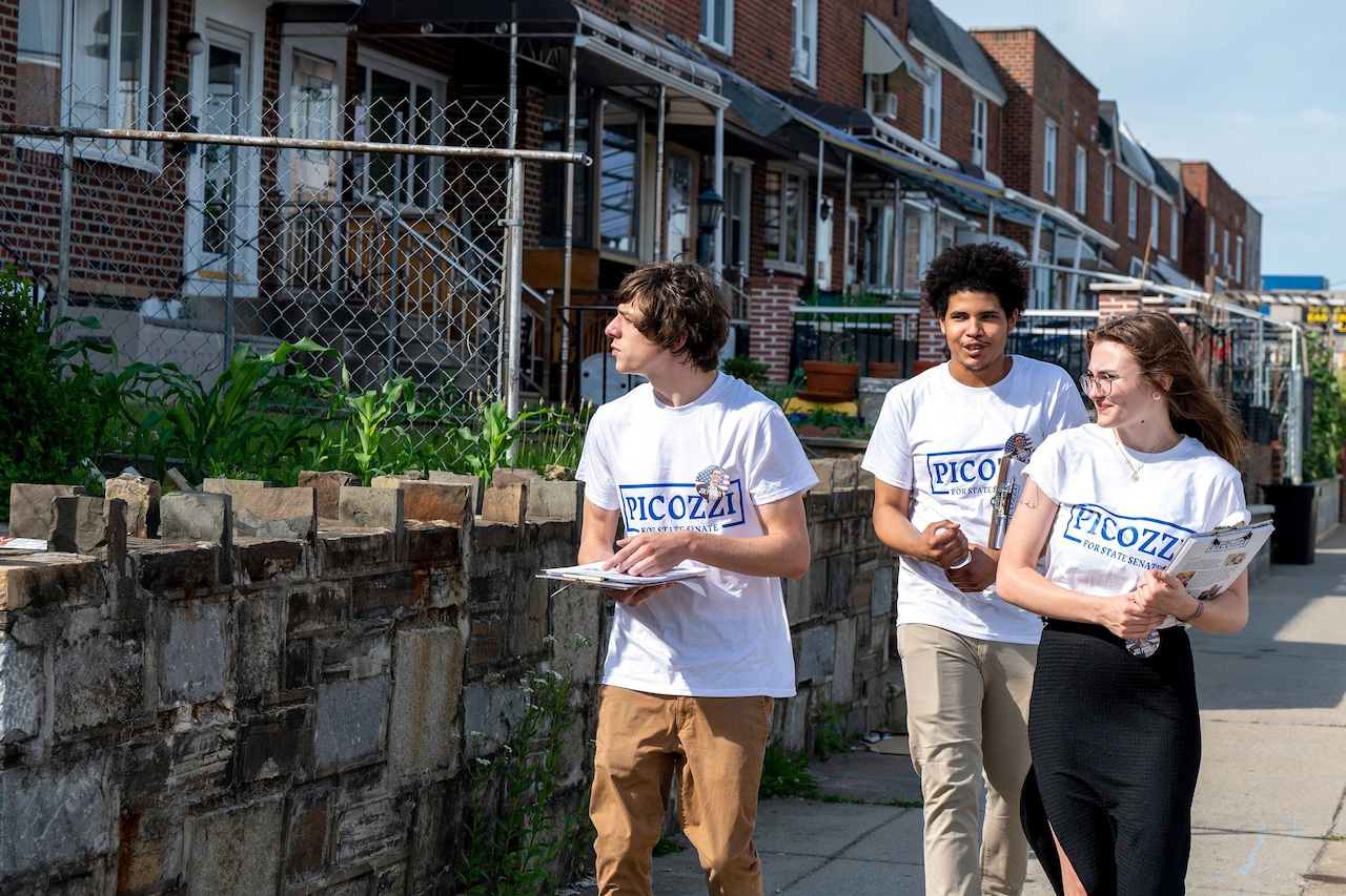 Why young male voters in deep blue Philadelphia like Trump: Almost punk in a way [Video]