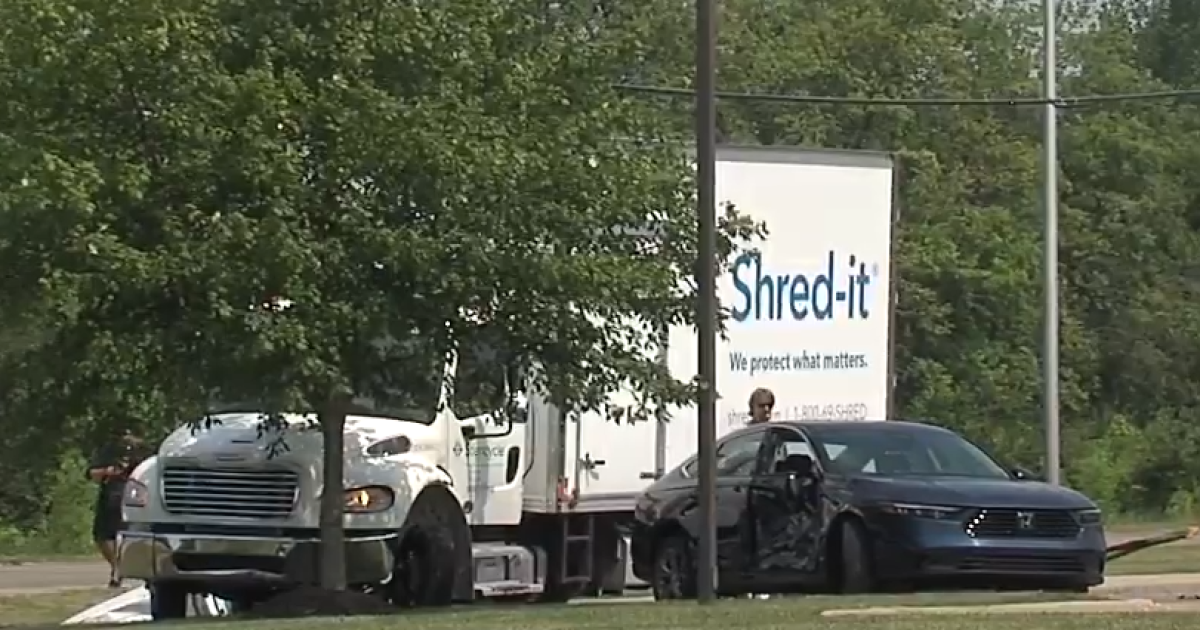 1 dead after crash in Greenfield, medical appointments canceled at nearby office [Video]