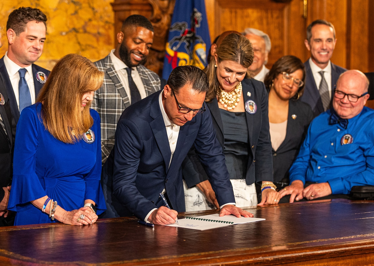 Gov. Shapiro signs 4 bills, including one related to 9/11 remembrance [Video]