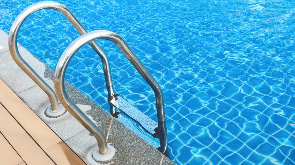 5 year old drowns in Edina apartment pool [Video]