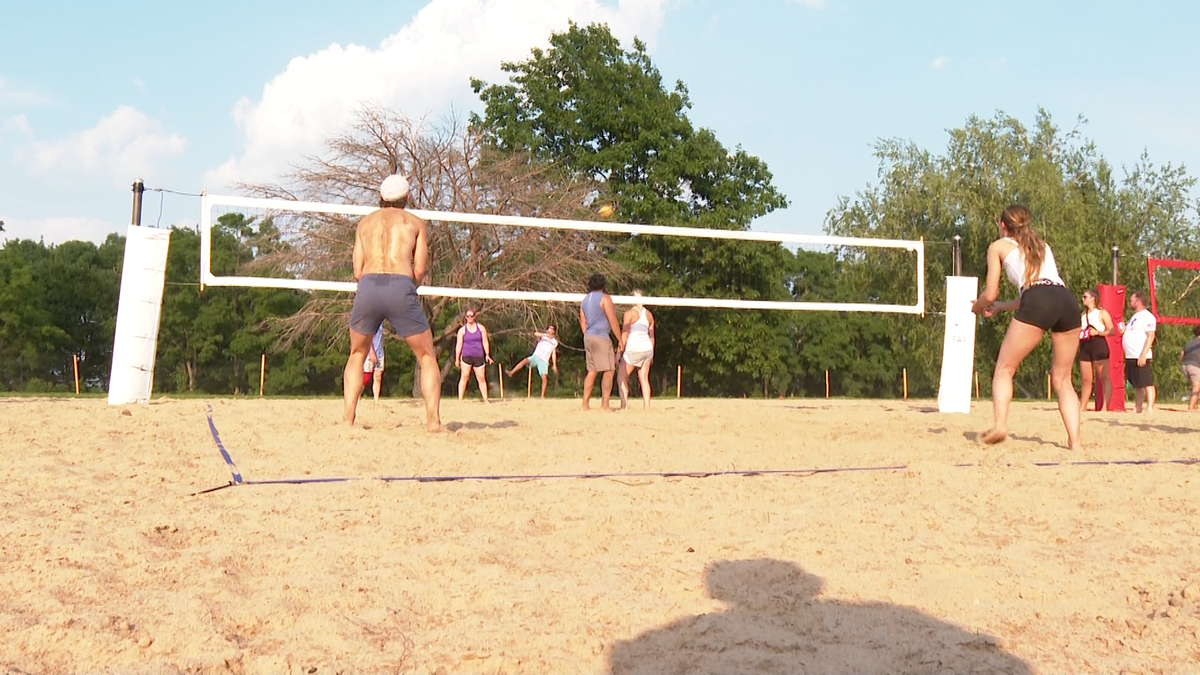 Three new beach volleyball courts built for summer competition in Plattsburgh [Video]