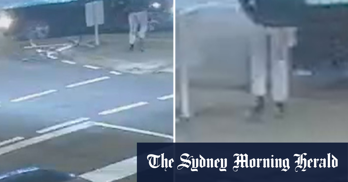 Teenage boy injured in hit-run on Melbourne street [Video]