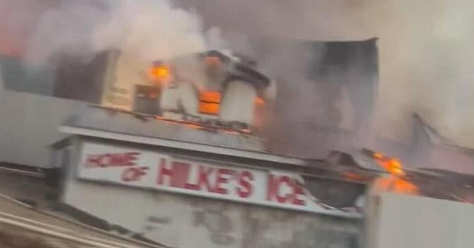 Fire engulfs Hilke’s Ice Company in Freeburg | Mid-Missouri News [Video]