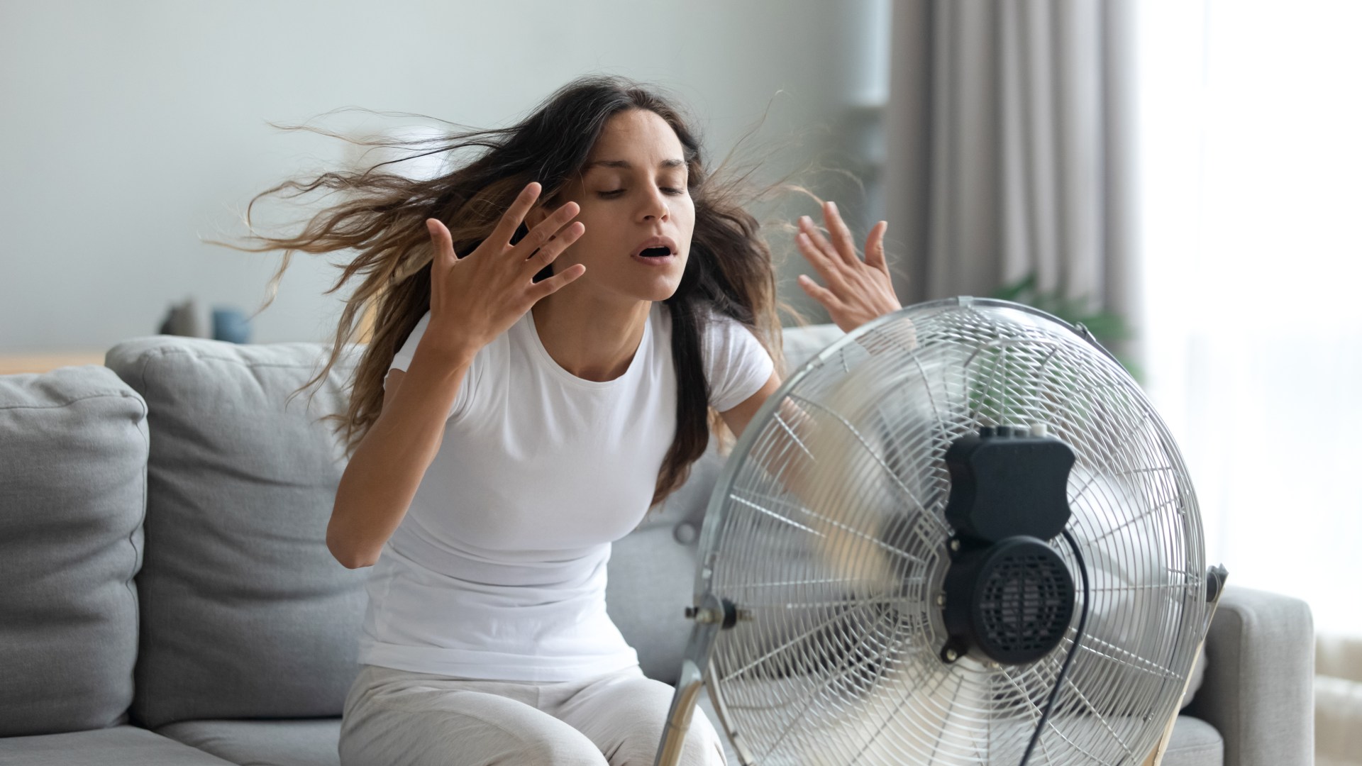 Brits warned of six dangerous and common fan mistakes as summer finally returns with sizzling temperatures next week [Video]