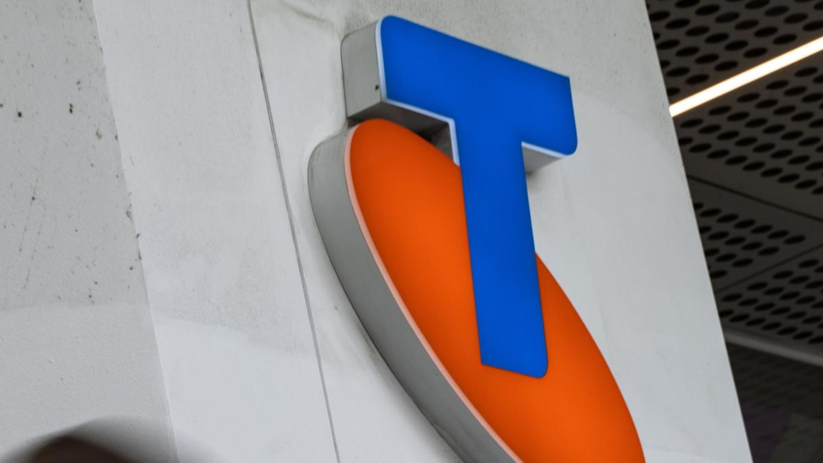 Telstra set to give 12,000 free phones to help vulnerable customers switch to 4G [Video]