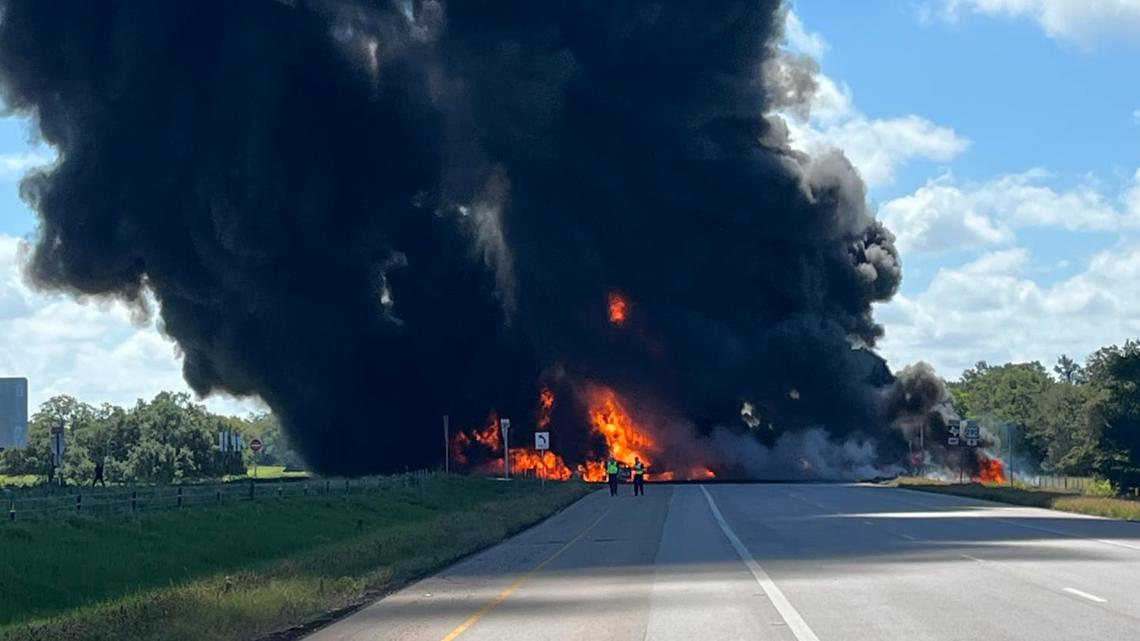 Oil tanker explodes in Lee County, injuring 2 [Video]