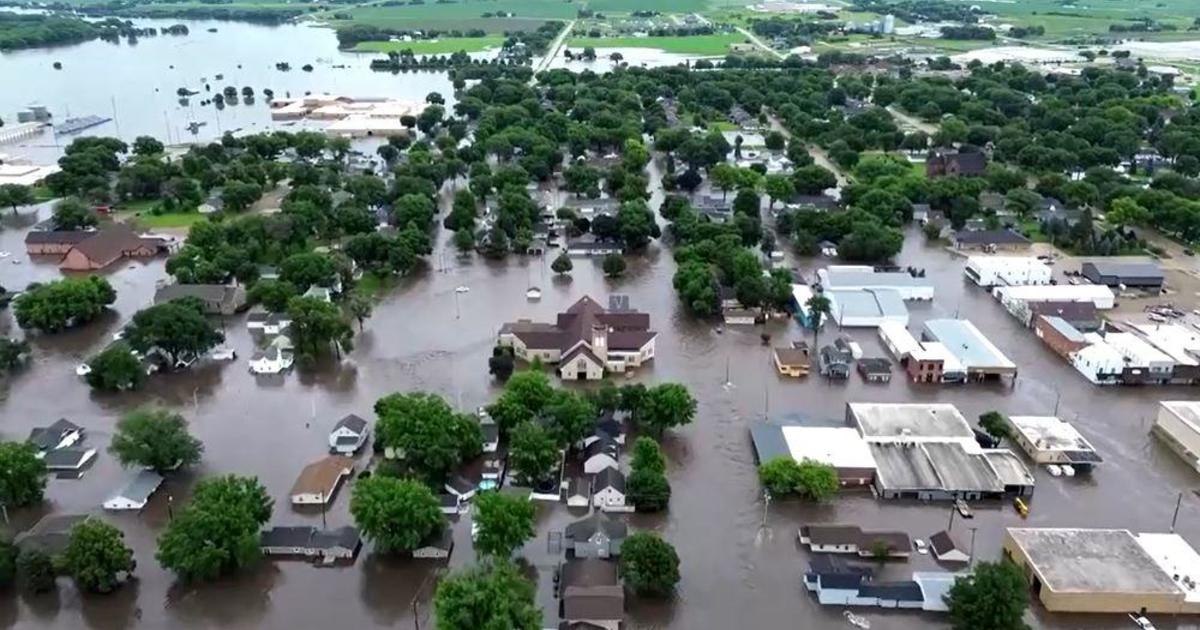Weather woes forecast to continue as flooding in the Midwest turns deadly and extreme heat heads south [Video]