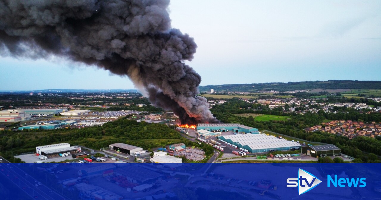 ‘Remain indoors and avoid area’: Explosions and smoke amid fire at battery recycling plant near Glasgow [Video]