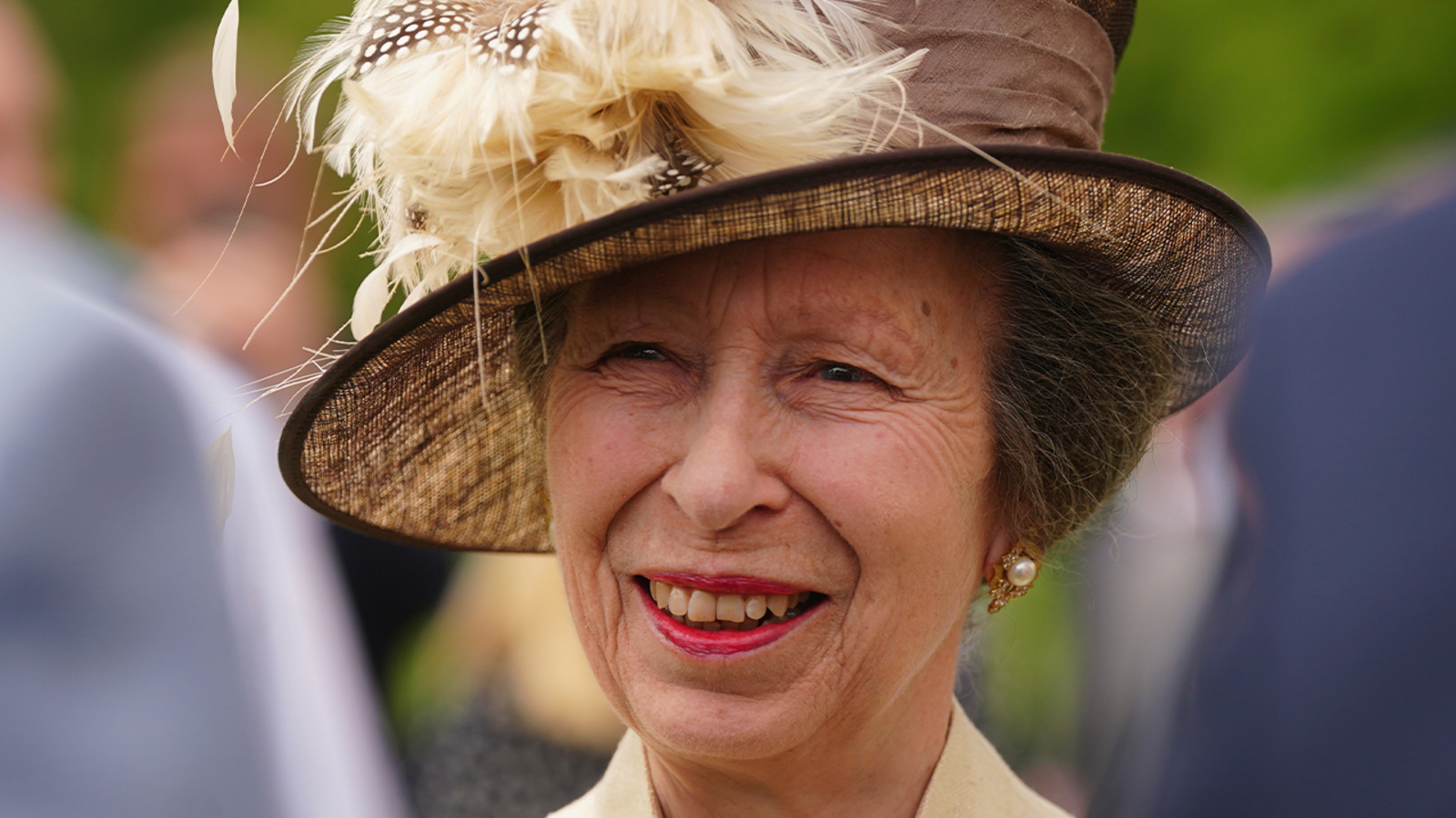 Royal Family: King Charles’ sister, Princess Anne, sustains minor injuries and concussion in an ‘incident,’ Buckingham Palace says [Video]