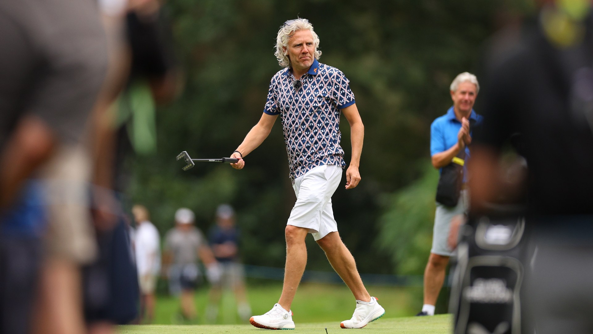 Premier League cult hero and TV star, 45, pulls out of qualifying tournament for place in The Open [Video]