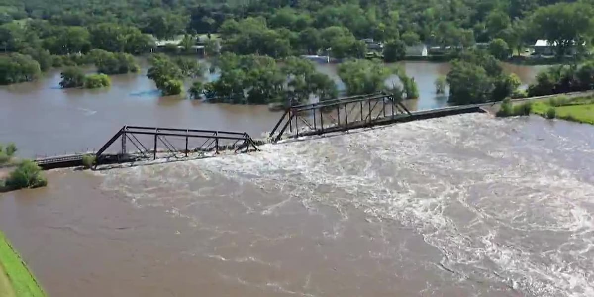 Drone video showing the railroad bridge in North Sioux City that collapsed late in the night