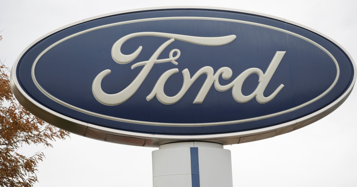 Ford recalls over 550,000 pickups for transmission issues [Video]
