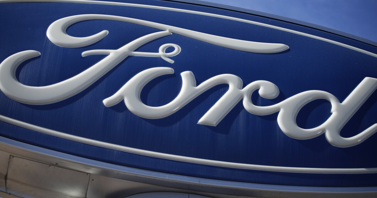 Ford recalls over 550,000 pickup trucks because transmission issues [Video]