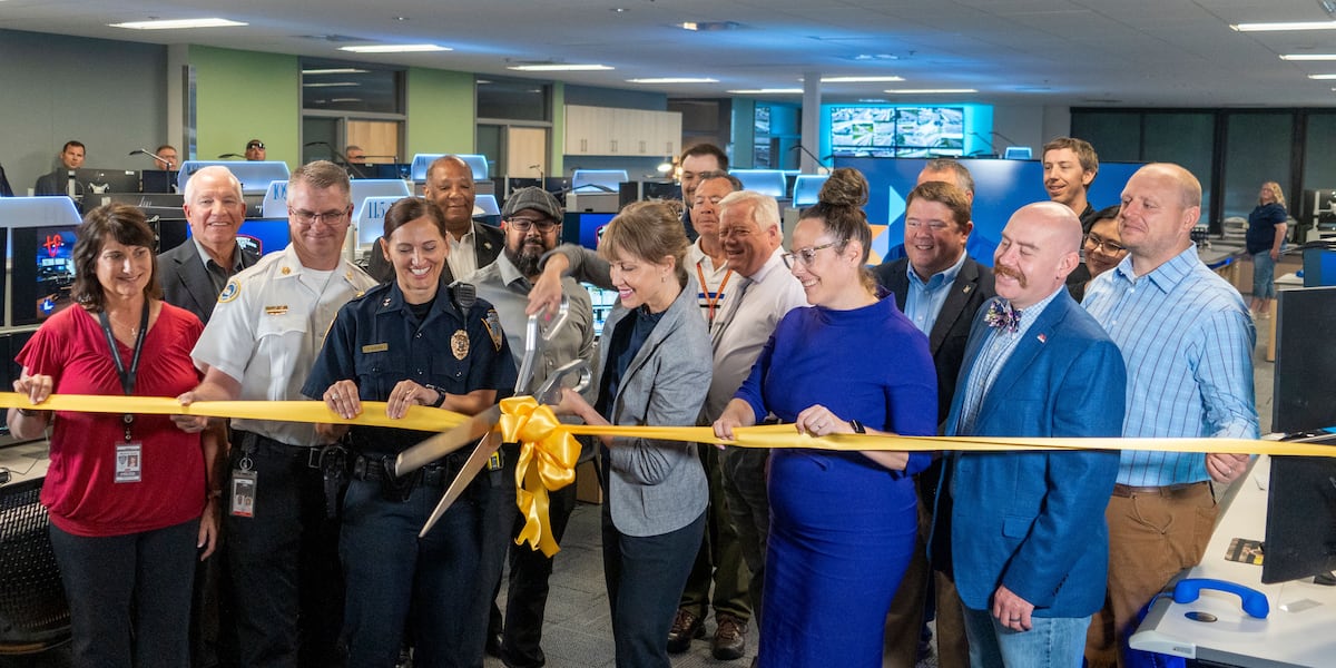 Lincoln unveils new Emergency Communications Center [Video]