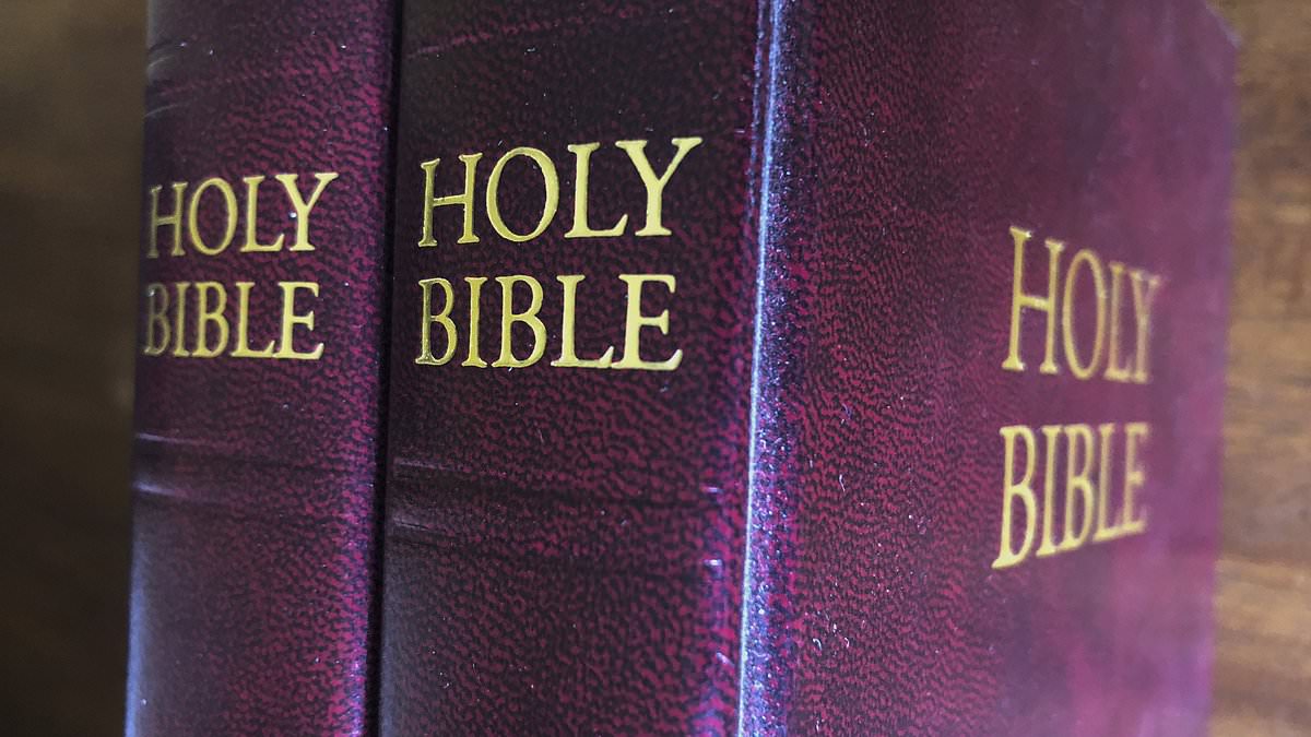 Oklahoma superintendent orders all schools must teach the Bible and have a copy in every classroom [Video]